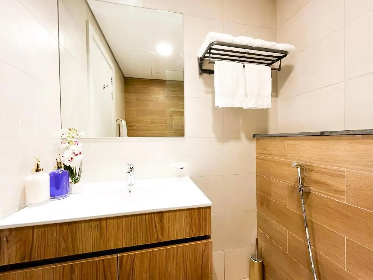 Appartement Central Stay 1 Bed Junior Near Cleveland And Abu Dhabi Mall